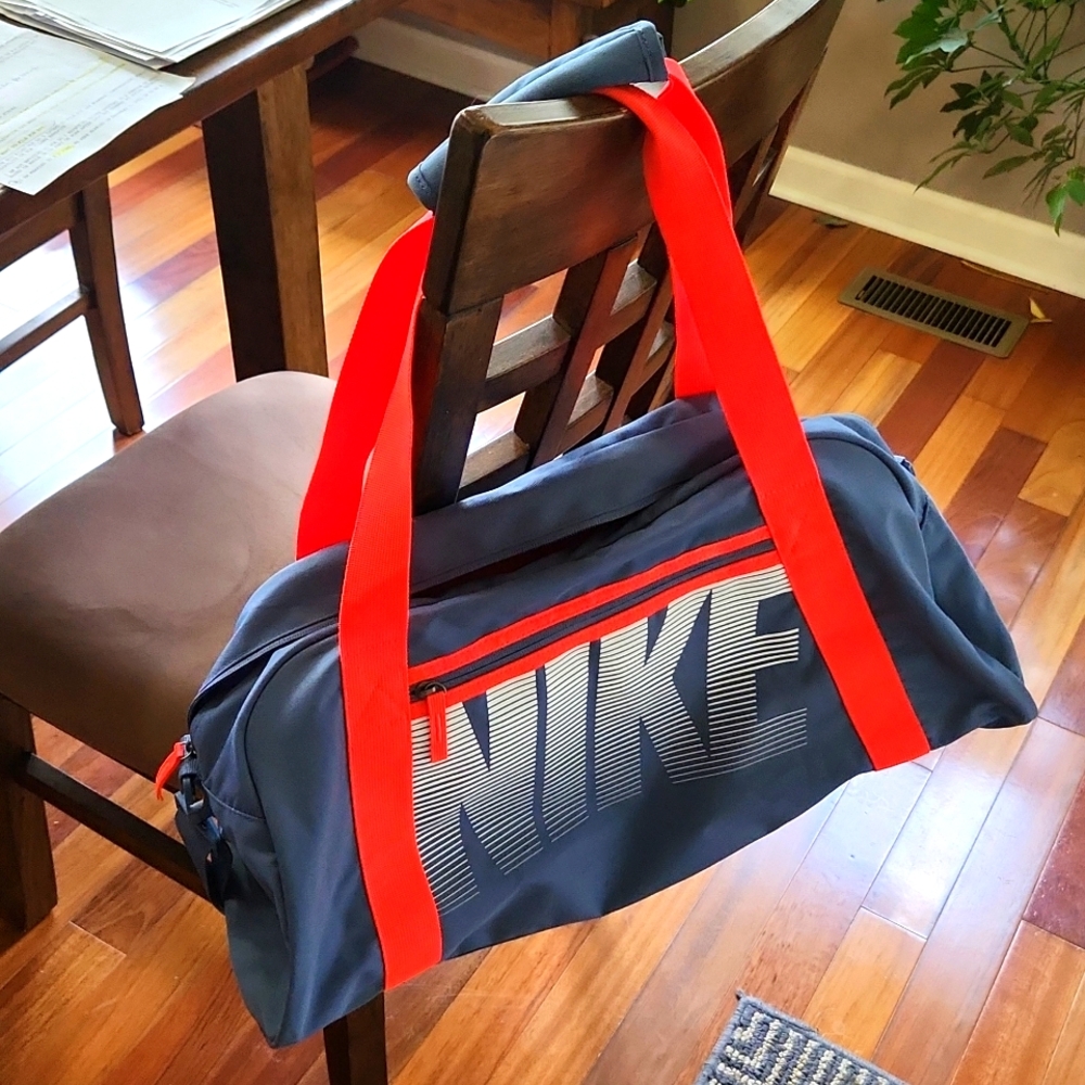 NIKE GYM BAG